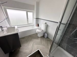 Family Bathroom- click for photo gallery